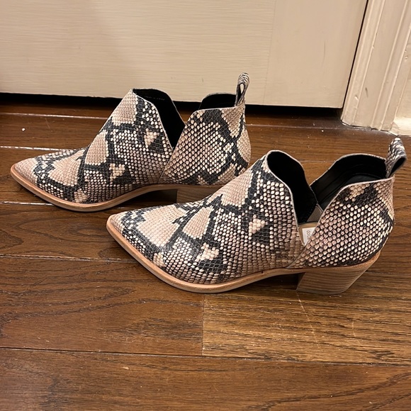 Dolce Vita Snake bootie - Picture 15 of 17